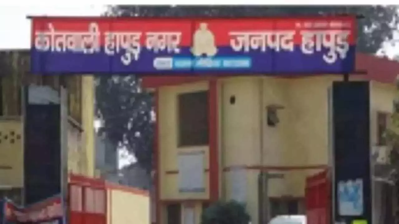 UP News: हापुड़ में पत्नी की हत्या के बाद अब साले को जान से मारने की धमकी, आरोपी अब भी पुलिस की गिरफ्त से बाहर UP News: हापुड़ में पत्नी की हत्या के बाद अब साले को जान से मारने की धमकी, आरोपी अब भी पुलिस की गिरफ्त से बाहर