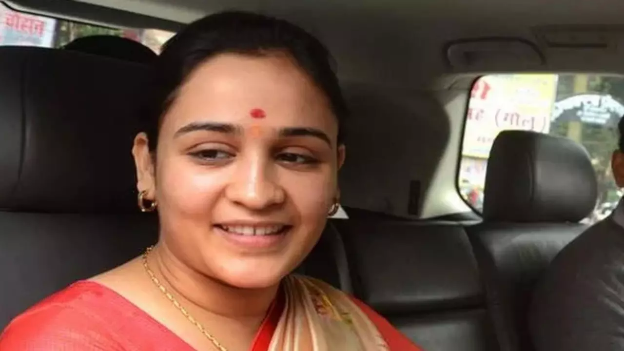 UP News: इटावा कथावाचक विवाद पर गरमाई सियासत, मुलायम सिंह की बहू अपर्णा यादव और राजभर ने दी प्रतिक्रिया UP News: इटावा कथावाचक विवाद पर गरमाई सियासत, मुलायम सिंह की बहू अपर्णा यादव और राजभर ने दी प्रतिक्रिया