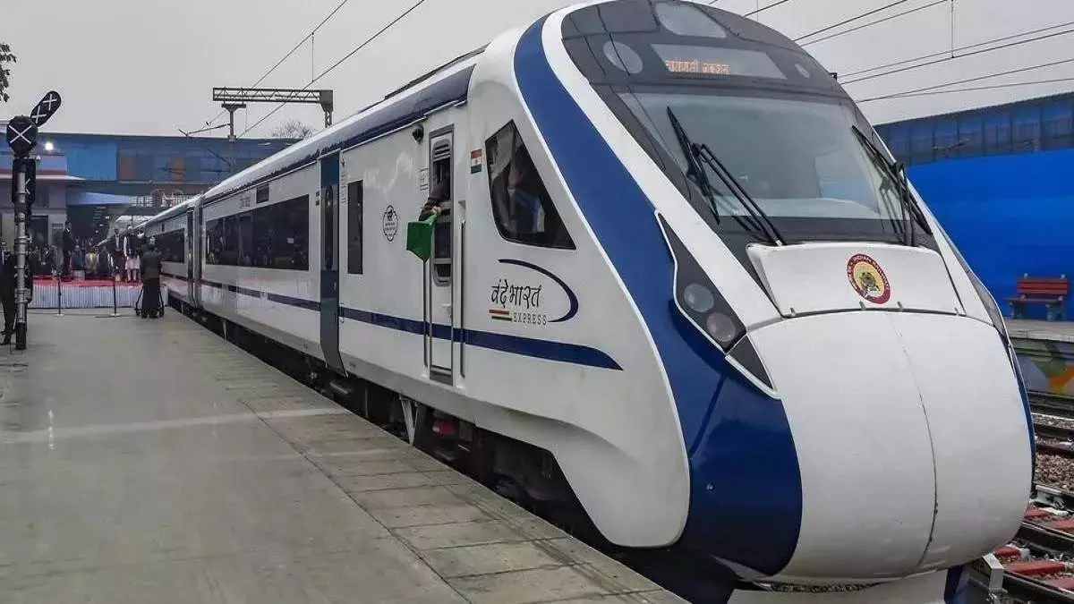 Vande Bharat Express Update:अब वाराणसी से मेरठ जाना हुआ आसान! अयोध्या होकर दौड़ेगी 7वीं वंदे भारत ट्रेन