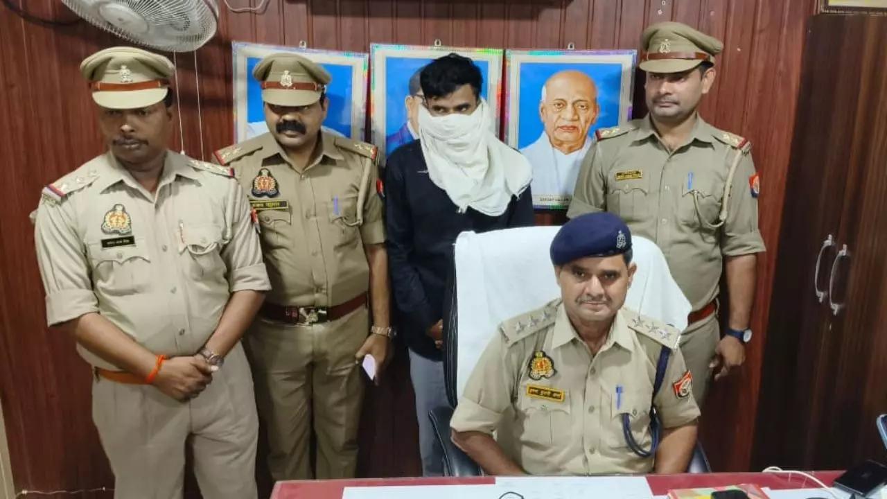 Chandauli News: पुलिस को मिली बड़ी सफलताः दो करोड़ की हेरोइन जब्त, एक तस्कर गिरफ्तार Chandauli News: पुलिस को मिली बड़ी सफलताः दो करोड़ की हेरोइन जब्त, एक तस्कर गिरफ्तार