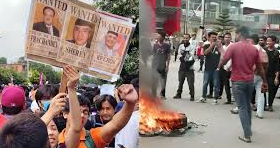 Nepal Protest: नेपाल में युवाओं का प्रदर्शन जारी, सूचना मंत्री के घर को किया आग के हवाले, कई शहरों में लगा कर्फ्यू