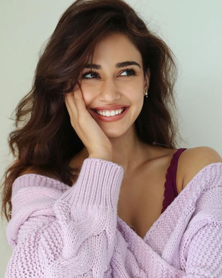 Disha Patani News: दिशा पटानी के घर पर चली गोलियाँ, प्रेमानंद महाराज और अनिरूद्धाचार्य बने इसकी वजह