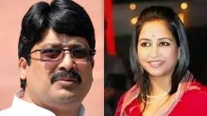 Raja Bhaiya: राजा भैया की पत्नी पर अपनी बीमार-बूढ़ी मां को जूतों से पीटने का आरोप, बेटे ने जारी किया वीडियो