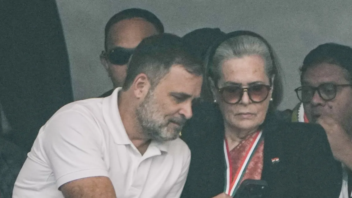 National Herald Case: नेशनल हेराल्ड केस में सोनिया-राहुल को फिर बड़ा झटका! दिल्ली हाई कोर्ट ने ED की याचिका पर नोटिस से बढ़ी टेंशन