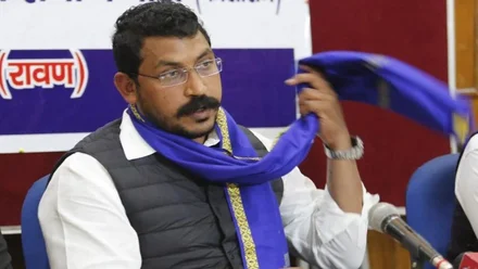 चंद्रशेखर आजाद ने खेला ‘दलित कार्ड’! योगी के मंत्री असीम अरूण का किया समर्थन, यूपी सियासत में हलचल