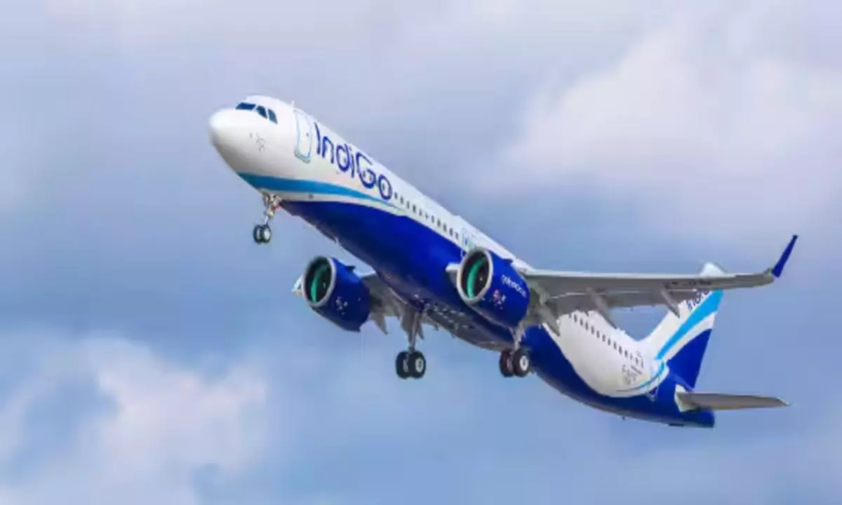 IGI एयरपोर्ट पर मौत से आमना-सामना! इंडिगो फ्लाइट की ‘फुल इमरजेंसी’ लैंडिंग, बाल-बाल बचे 161 यात्री
