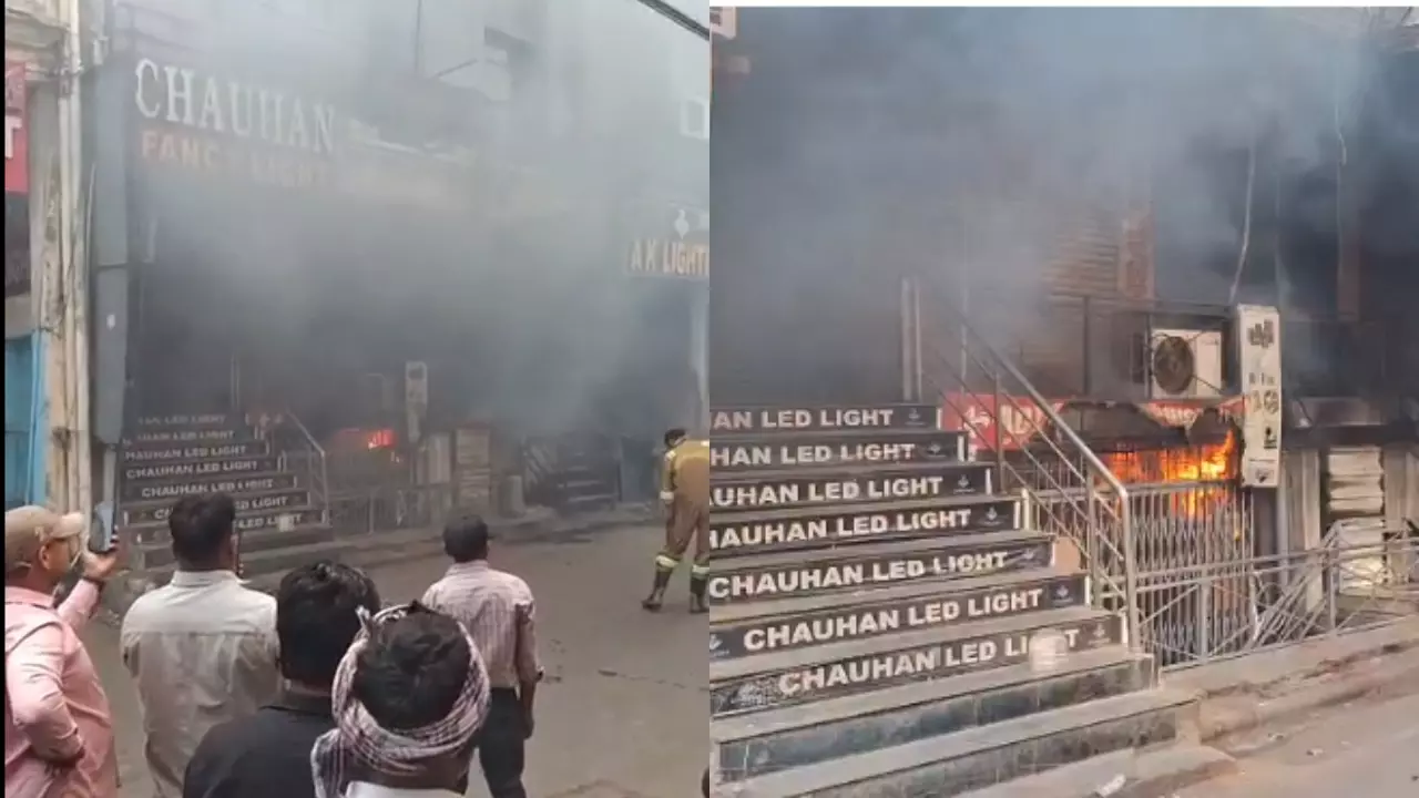 लखनऊ के नाका बाजार में आग से तबाही, इलेक्ट्रॉनिक सामान का भारी नुकसान