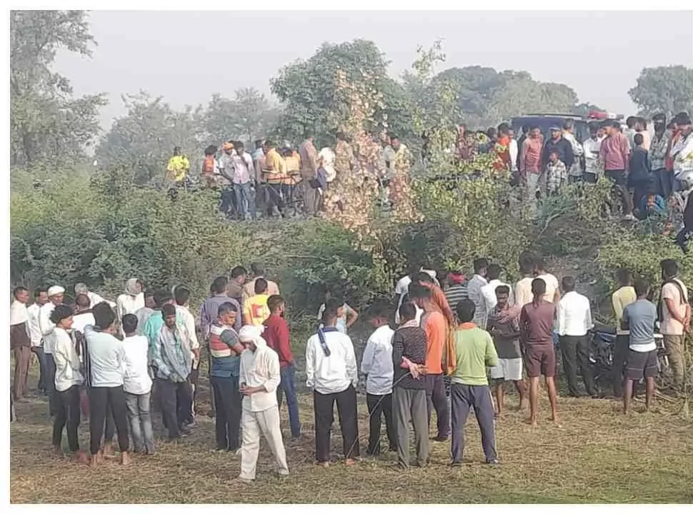 चंदौली के पीथापुर अंधे मोड़ पर हादसा, एक की मौत, ग्रामीणों में आक्रोश