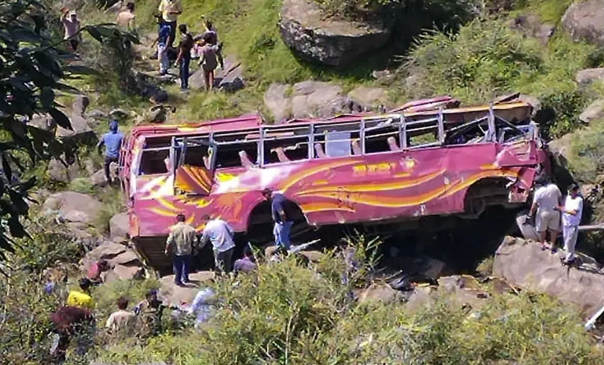 जम्मू-कश्मीर में बड़ा सड़क हादसा: उधमपुर में बस दुर्घटना, 9 की मौत