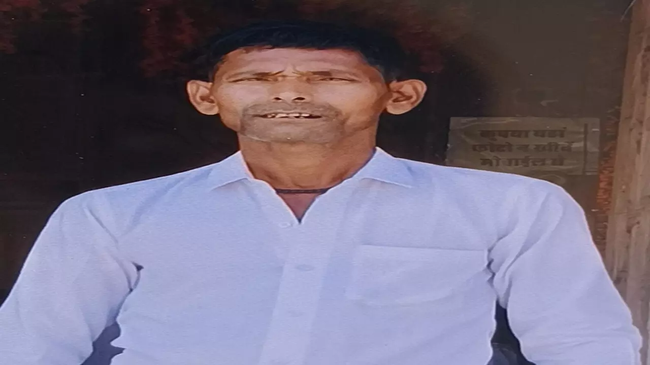 जालौन सड़क हादसा: एक ही बाइक पर लौट रहे तीन भाइयों में से एक की जान गई, दो घायल