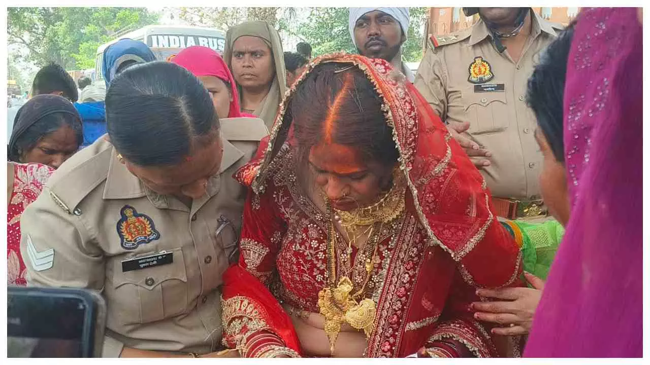 Sant Kabir Nagar News:विदाई के बाद लौटते समय हादसा, दूल्हे के जीजा की मौके पर मौत