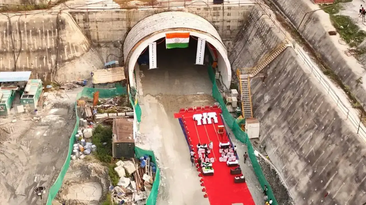 Karanprayag Railway Project: उत्तराखंड में बना बड़ा कीर्तिमान, भारत की सबसे लंबी रेल सुरंग तैयार