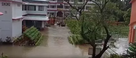 Assam Rain News: असम में भारी बारिश से बाढ़ जैसे हालात, सिलचर की सड़कें जलमग्न