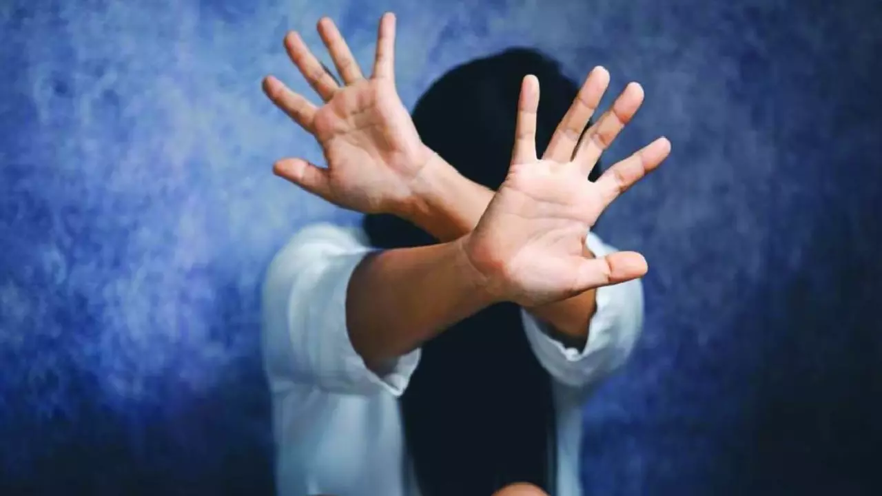 Lucknow gang rape: लखनऊ में यूपीएसपी की तैयारी कर रही छात्रा के साथ सामूहिक दुष्कर्म Lucknow gang rape: लखनऊ में यूपीएसपी की तैयारी कर रही छात्रा के साथ सामूहिक दुष्कर्म