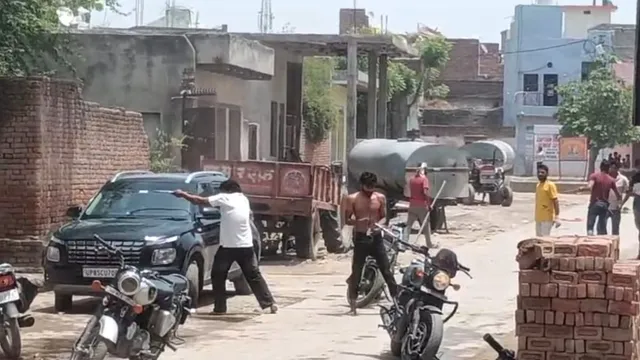 Mathura News:  Mathura में खूनी संघर्ष,दो पक्षों में जमकर फायरिंग, इलाके में दहशत
