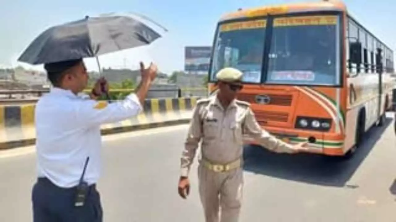 Hapur News: हापुड़ में 10 दिन का ट्रैफिक डायवर्जन लागू, मेरठ रोड पुल मरम्मत के चलते बदले रास्ते Hapur News: हापुड़ में 10 दिन का ट्रैफिक डायवर्जन लागू, मेरठ रोड पुल मरम्मत के चलते बदले रास्ते