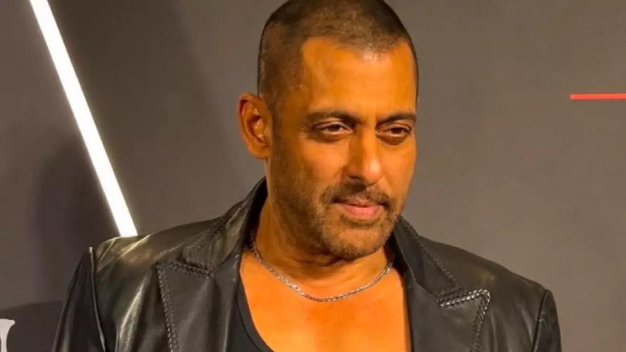 Salman Khan New Movie: वामशी पेडिपल्ली की शूटिंग के बीच सलमान खान को मिली नई फिल्म, सुपरहीरो अवतार की चर्चा तेज