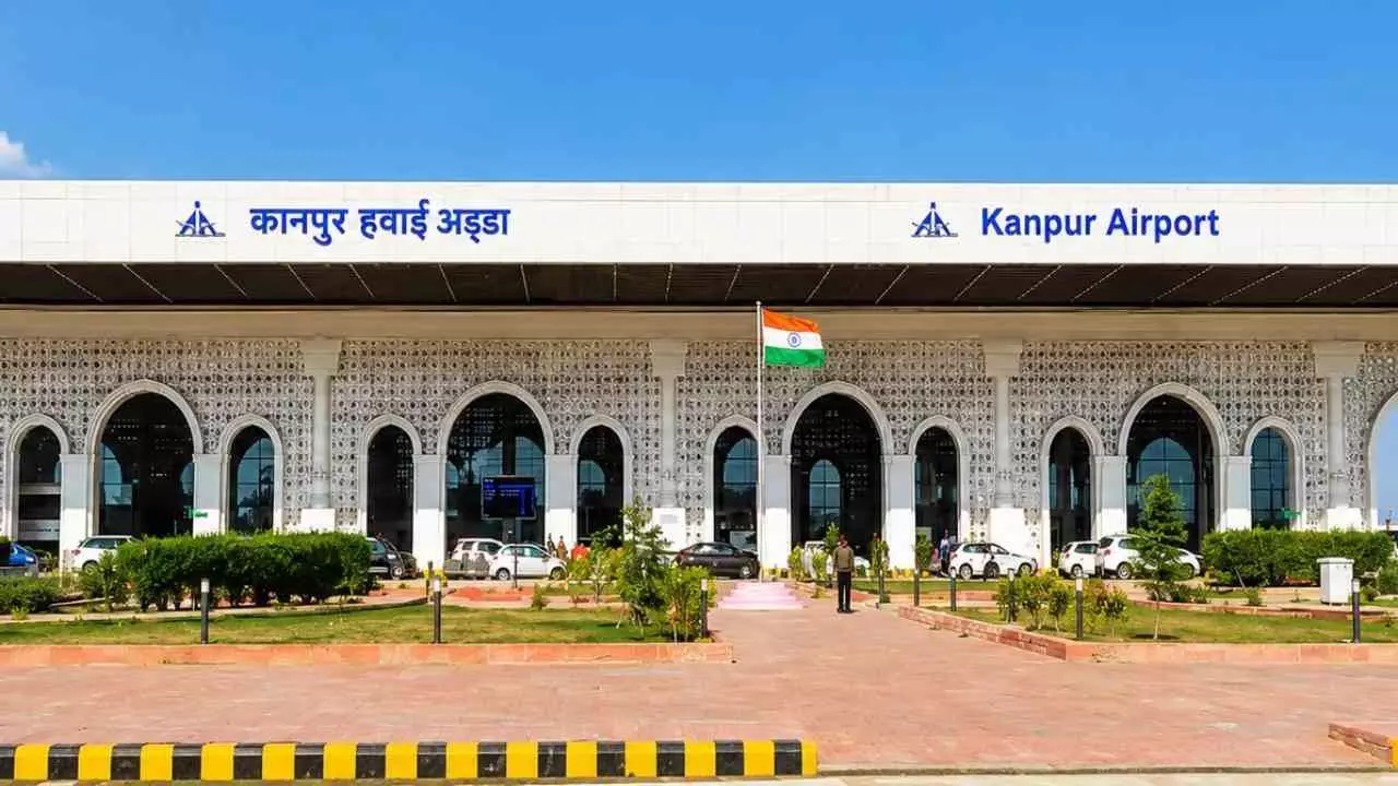 Kanpur Airport Trainee Pilot Accident: रनवे पर खड़े विमान से हुआ हादसा, नाइट ट्रेनिंग के दौरान मची अफरा-तफरी Kanpur Airport Trainee Pilot Accident: रनवे पर खड़े विमान से हुआ हादसा, नाइट ट्रेनिंग के दौरान मची अफरा-तफरी