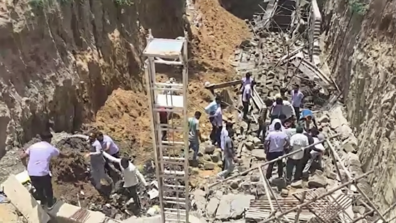 jaipur Wall Collapse: चंदवाजी में दर्दनाक हादसा, निर्माणाधीन दीवार गिरने से 6 मजदूरों की मौत, कई के मलबे में फंसे होने की आशंका jaipur Wall Collapse: चंदवाजी में दर्दनाक हादसा, निर्माणाधीन दीवार गिरने से 6 मजदूरों की मौत, कई के मलबे में फंसे होने की आशंका