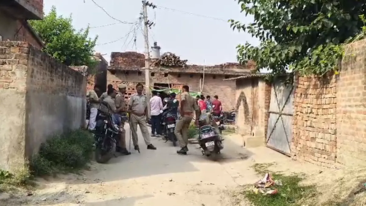 Amethi News: अमेठी में 16 वर्षीय किशोर की गला रेतकर हत्या, खेत में मिला खून से लथपथ शव
