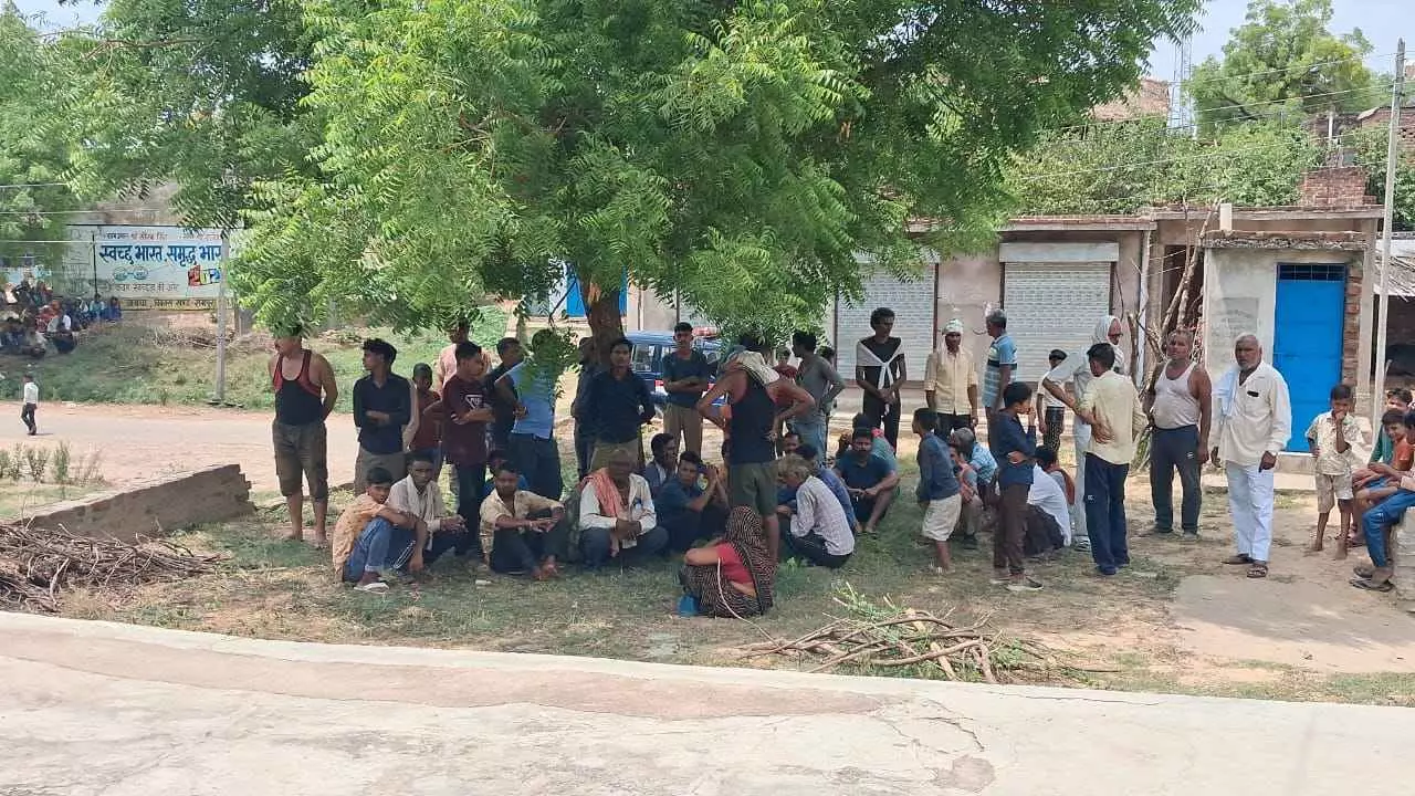 Jalaun News: घर के बाहर चारपाई पर सो रही महिला की सिर पर वार कर हत्या, इलाके में सनसनी
