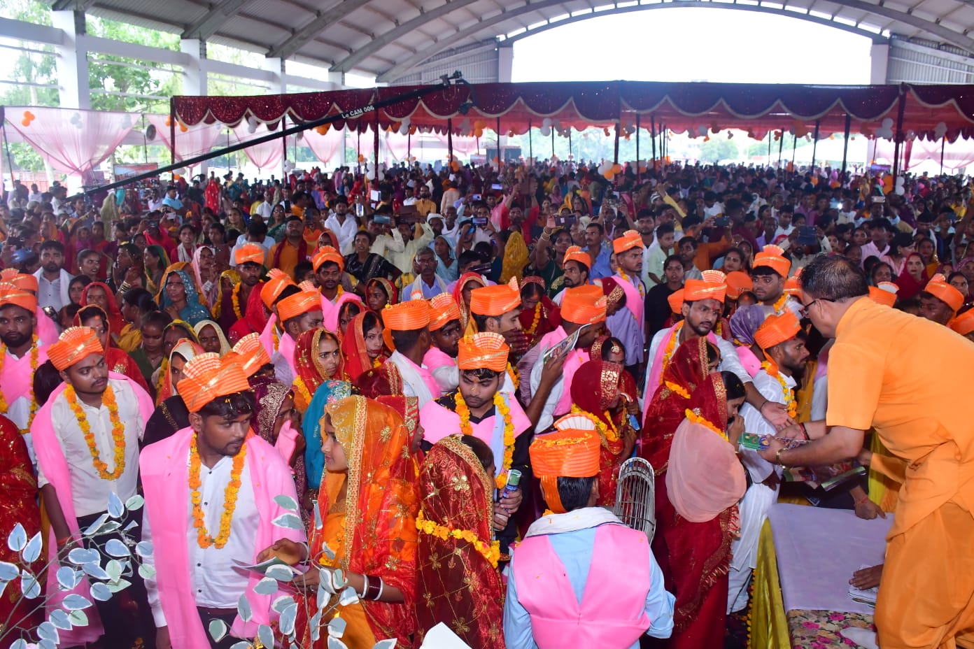 Barabanki News: मुख्यमंत्री सामूहिक विवाह योजना से 254 जोड़ों को मिली नई जिंदगी की शुरुआत