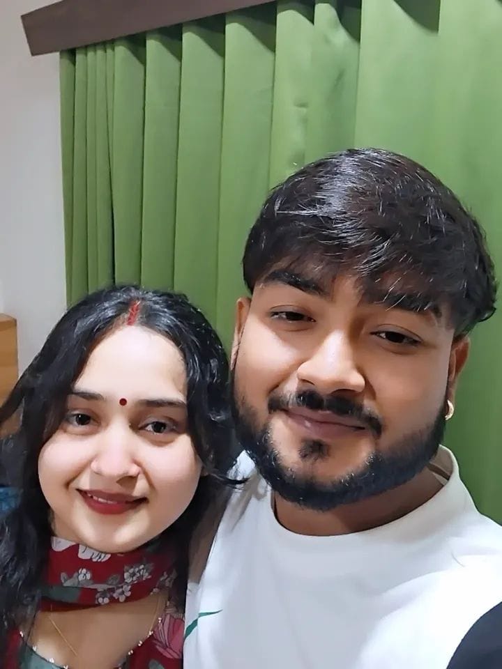 Jalaun News: मुस्लिम युवती ने हिंदू युवक से शादी कर वीडियो किया वायरल, परिजनों पर लगाए गंभीर आरोप, सुरक्षा की लगाई गुहार Jalaun News: मुस्लिम युवती ने हिंदू युवक से शादी कर वीडियो किया वायरल, परिजनों पर लगाए गंभीर आरोप, सुरक्षा की लगाई गुहार
