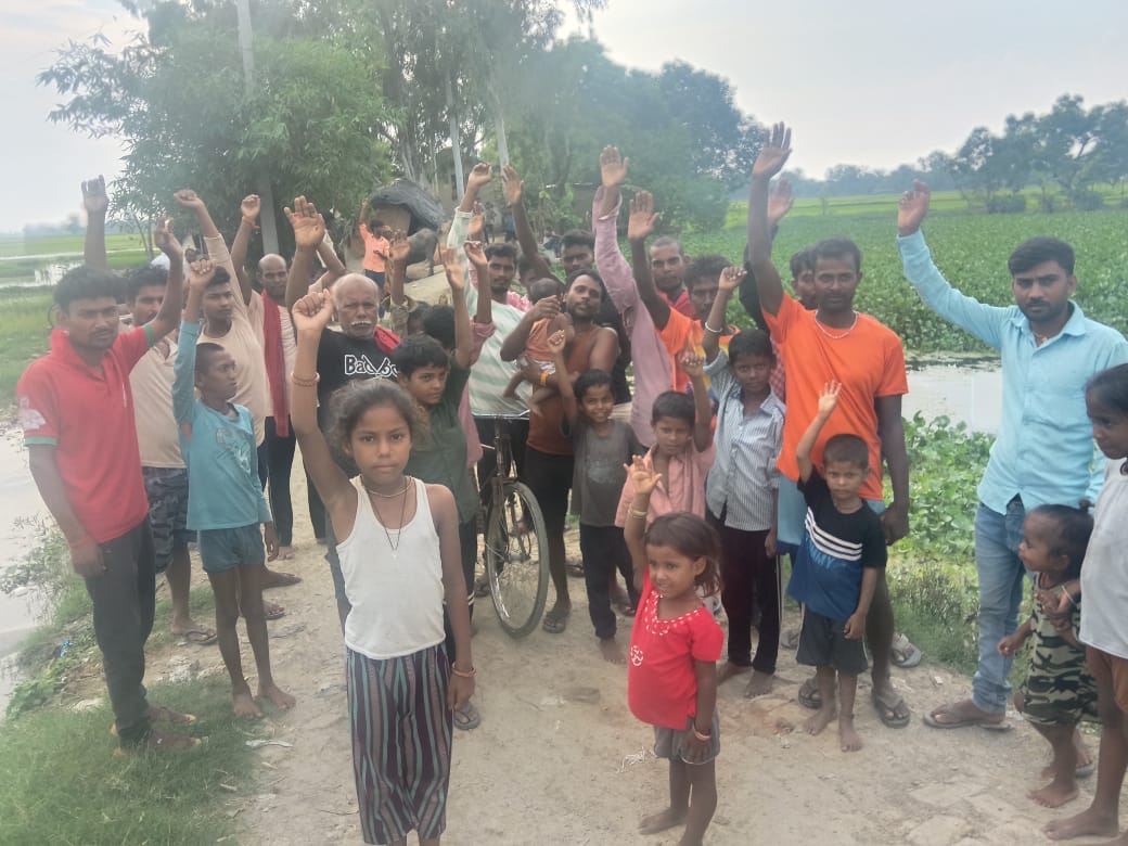 Chandauli news: चंदौली के रोहड़ा में सफाई न होने से फैली नाराजगी, संक्रामक बीमारियों का बढ़ा खतरा