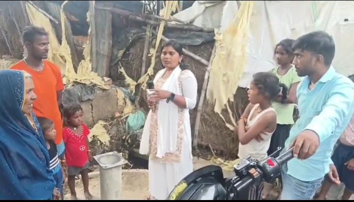 Chandauli News: 5 साल से हैंडपंप का इंतजार, पेयजल संकट से जूझ रहे रोहड़ा गांव के ग्रामीण Chandauli News: 5 साल से हैंडपंप का इंतजार, पेयजल संकट से जूझ रहे रोहड़ा गांव के ग्रामीण