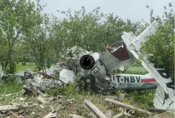 Kanpur Plane Crash: कानपुर में ट्रेनिंग विमान हादसा, खेत में गिरते ही हुआ तेज धमाका Kanpur Plane Crash: कानपुर में ट्रेनिंग विमान हादसा, खेत में गिरते ही हुआ तेज धमाका