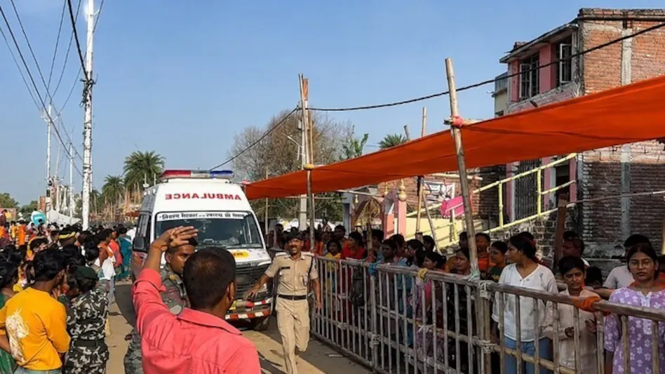 Bihar News: अशोकधाम मंदिर में बिजली का तार गिरने की अफवाह से भगदड़, 7 श्रद्धालुओं की मौत; 12 से ज्यादा घायल