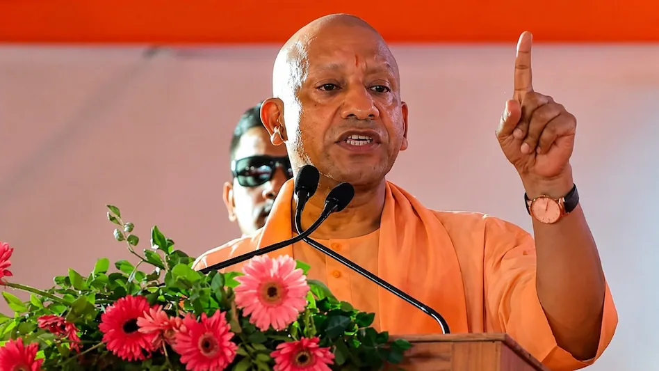 UP News: शिक्षण संस्थानों में अव्यवस्थाओं पर योगी सरकार सख्त, कई जिलों में प्रदर्शन के बाद एक्शन UP News: शिक्षण संस्थानों में अव्यवस्थाओं पर योगी सरकार सख्त, कई जिलों में प्रदर्शन के बाद एक्शन