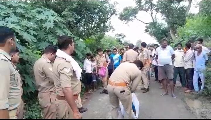 Pilibhit News: गन्ने के खेत में युवक का शव मिलने से मचा हड़कंप, वही थाना पुलिस ने शव को कब्जे मे लेकर पोस्टमार्टम के लिए जिला मुख्यालय भेजा