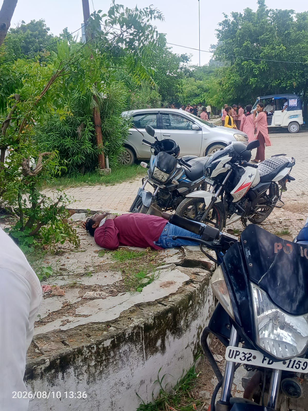 Hardoi News: एफएलएन ट्रेनिंग के दौरान शिक्षक के कथित नशे में होने का वीडियो वायरल, जांच और कार्रवाई पर टिकी नजरें Hardoi News: एफएलएन ट्रेनिंग के दौरान शिक्षक के कथित नशे में होने का वीडियो वायरल, जांच और कार्रवाई पर टिकी नजरें