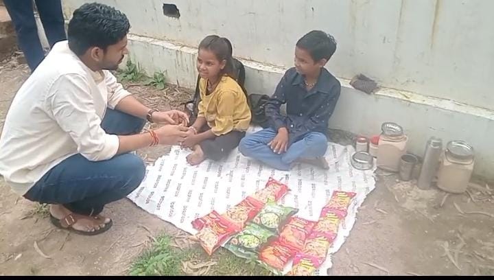 Chanderi News: एसडीएम की पहल से स्कूल छोड़ चुके बच्चों की पढ़ाई में हुई वापसी ! Chanderi News: एसडीएम की पहल से स्कूल छोड़ चुके बच्चों की पढ़ाई में हुई वापसी !