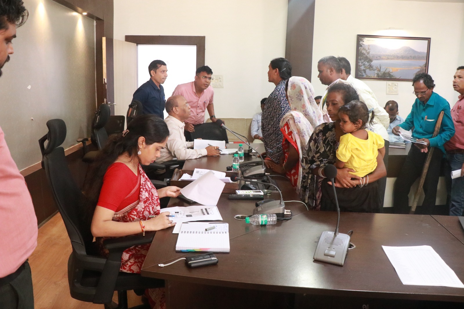 Balaghat News: जनसुनवाई में 136 आवेदकों ने रखीं समस्याएं, अधिकारियों ने दिए निराकरण के निर्देश !