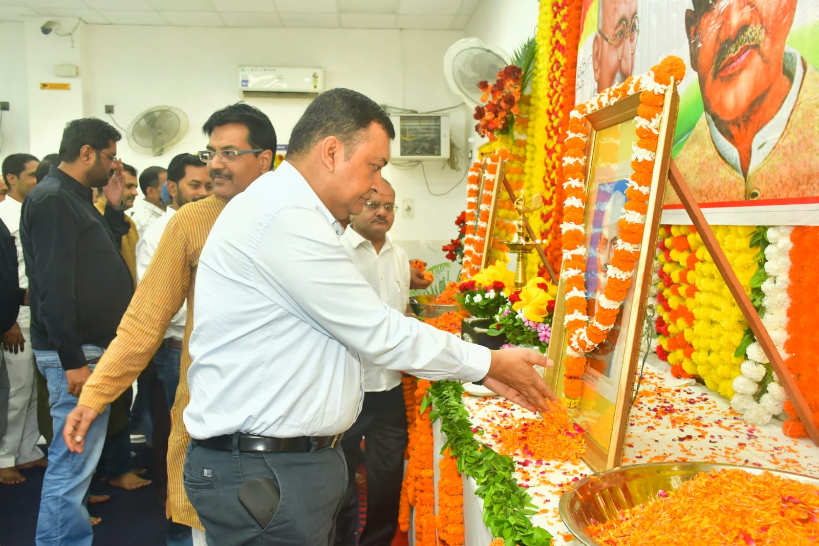Sonbhadra News: हिंडाल्को संस्थान में गांधी जयंती, शास्त्री जयंती और पुस्तकालय स्थापना दिवस श्रद्धा के साथ मनाया गया