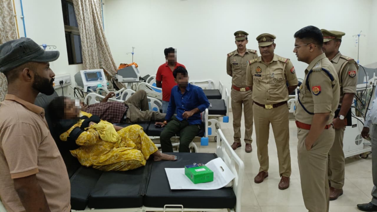 Kushinagar News: कुशीनगर में बेकाबू रोडवेज बस का कहर, 15 लोग घायल; युवती की मौत ! Kushinagar News: कुशीनगर में बेकाबू रोडवेज बस का कहर, 15 लोग घायल; युवती की मौत !